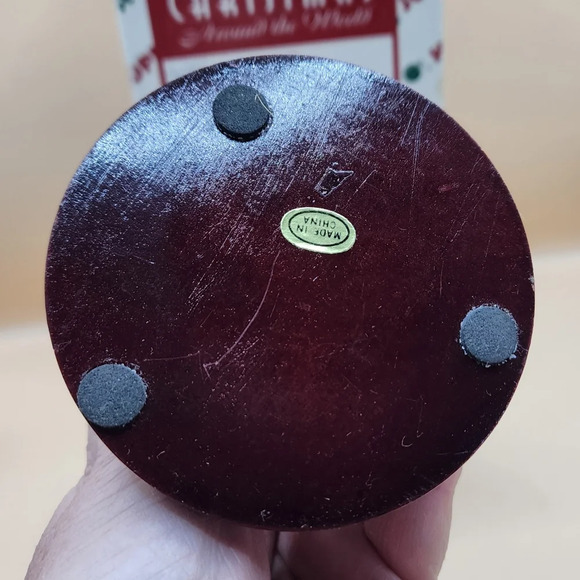 1996 House Of Lloyd Christmas Around The World The Giving Angel 6 Inch - Picture 5 of 7